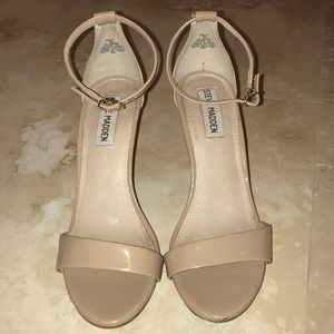 Nude Steve Madden low heels